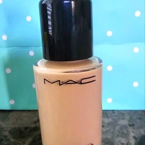 MAC Studio Fix NC13 Foundation